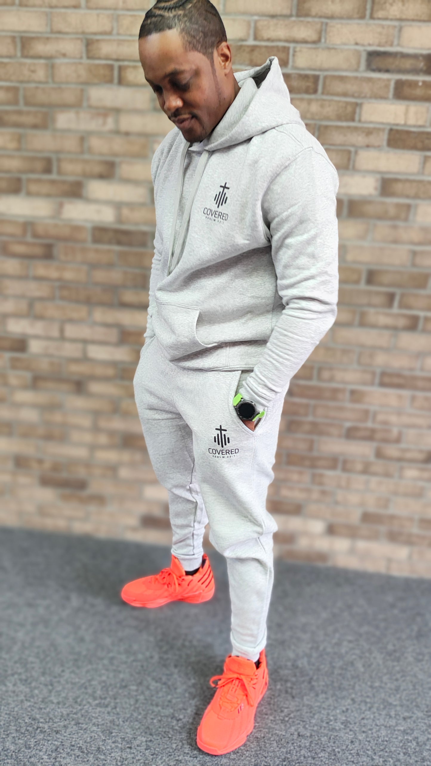 COVERED PSALM 32:1 SLEEVE SWEATSUIT "BLACK LOGO"